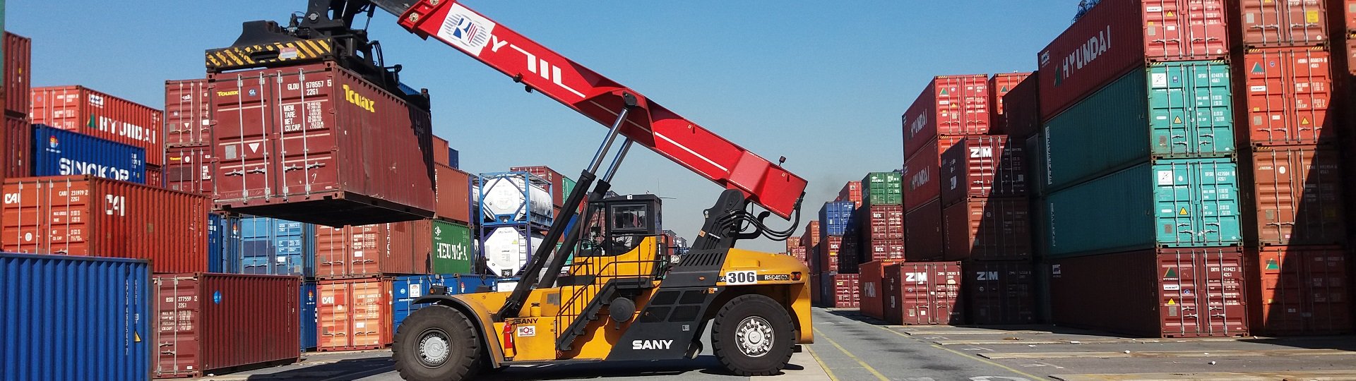 SANY container handling equipment, known for high efficiency, low operating costs, and reliability in global applications.