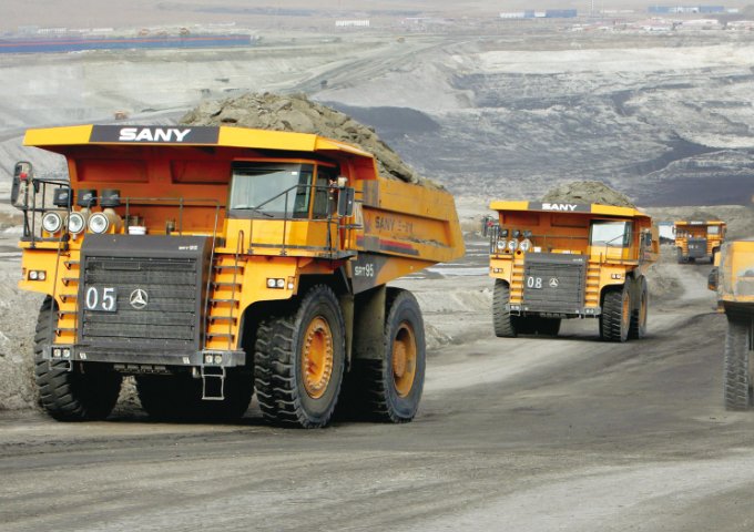 Rigid dump truck mobile