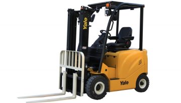 Yale 4-wheel electric forklift providing reliable performance for light to heavy-duty applications, offering stability and energy efficiency for UAE warehouses and logistics