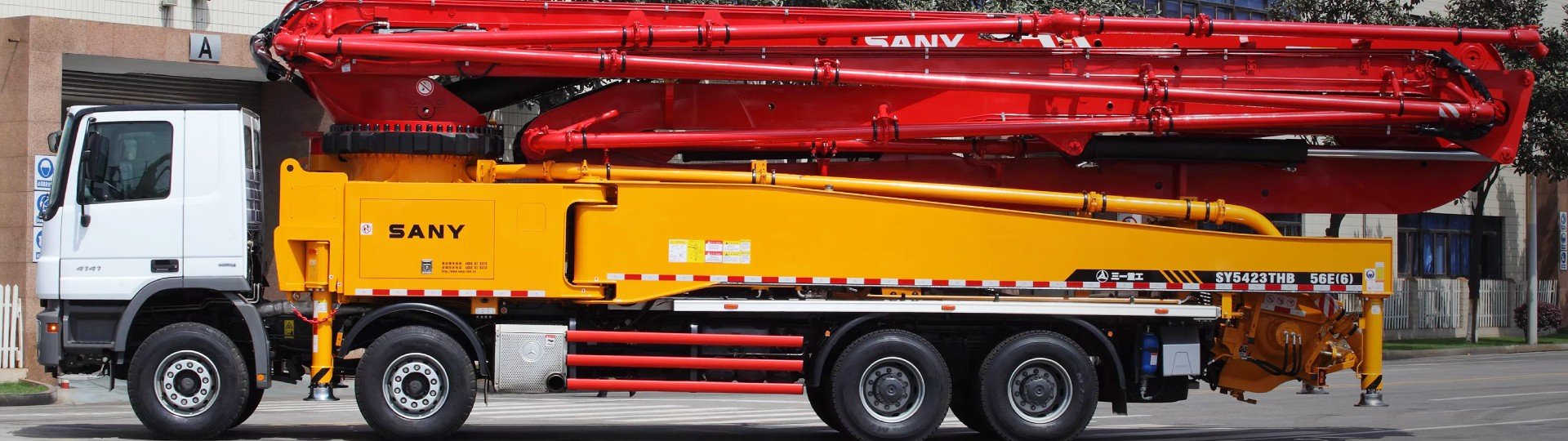SANY Truck Mounted Concrete Pump with energy-saving engine and rugged rock concrete valve for low operating and maintenance costs.